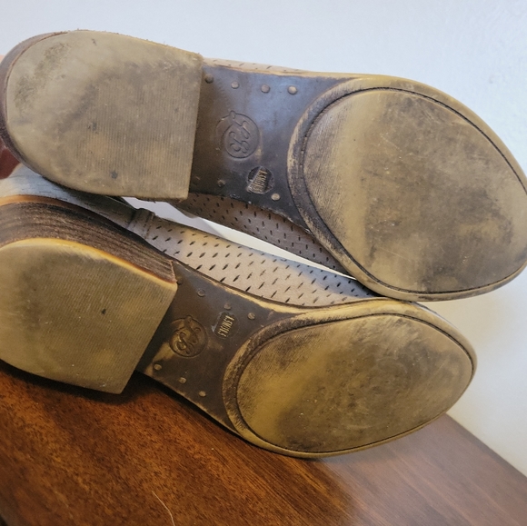 Lucky Brand 'Loria' Tan Suede Pointed Toe Stacked Heel Ankle Boots 8.5 - Picture 10 of 10